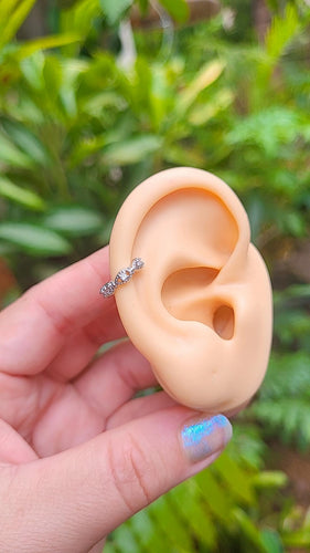 Ear cuff