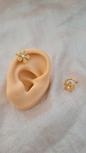 Ear cuff de flor